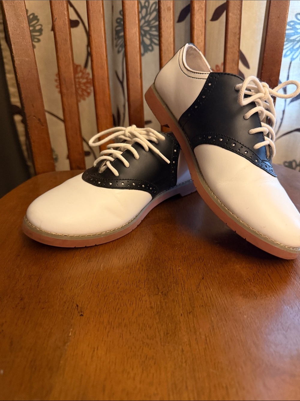 Two-Tone Saddle Oxfords in White and Black - Eastland